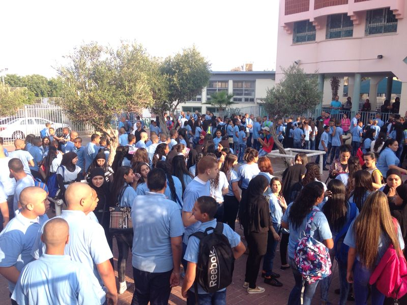 فيديو: عودة طلاب المدارس في مدينتي يافا والرملة إلى مقاعد الدراسة 